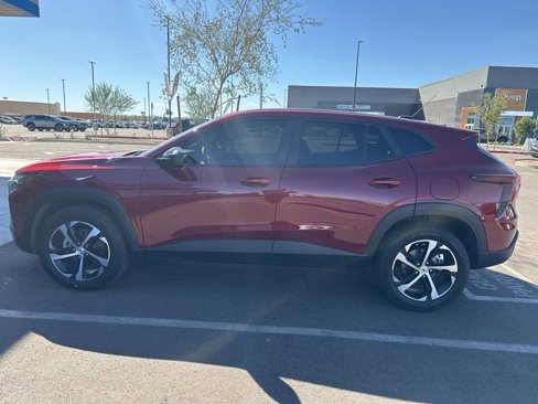 Used 2024 Chevrolet Trax RS w/ Sunroof Package image 2