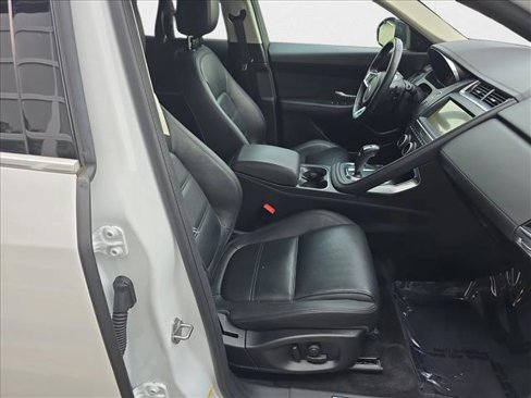 Used 2020 Jaguar E-PACE SE image 10