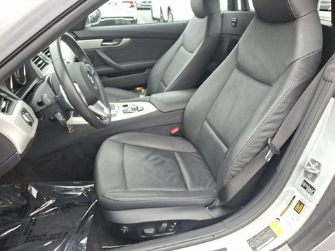 Used 2012 BMW Z4 sDrive28i image 13