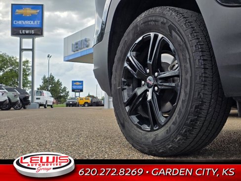 Used 2023 GMC Terrain AT4 image 28