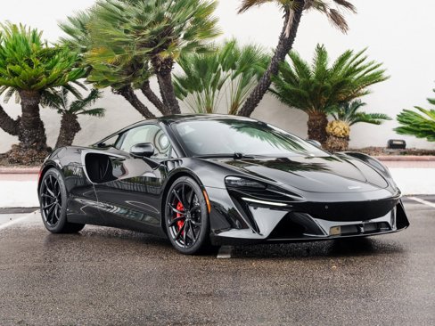 Used 2024 McLaren Artura image 15