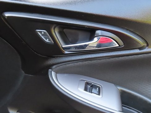 Used 2020 Chevrolet Malibu RS image 35