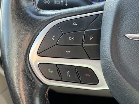 Used 2019 Chrysler Pacifica Touring Plus w/ Tire & Wheel Group image 26