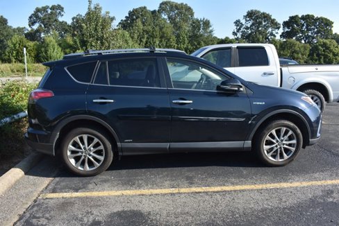 Used 2018 Toyota RAV4 Limited image 4