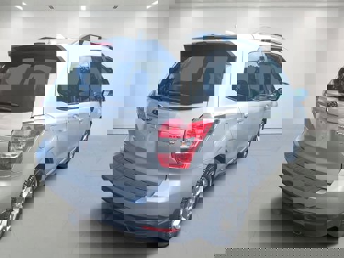 Used 2016 Subaru Forester 2.5i Touring w/ Eyesight & Navigation System image 4