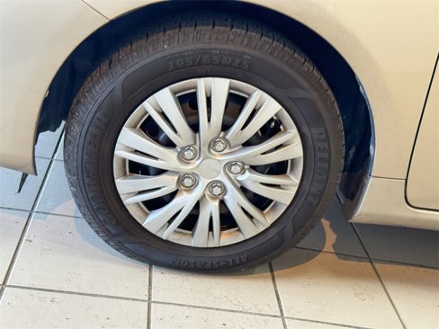 Used 2010 Toyota Corolla LE image 14