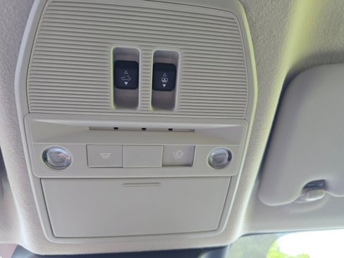 New 2025 Nissan Kicks SR w/ SR Premium Package image 38