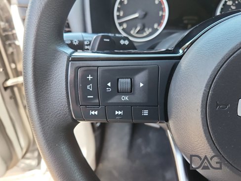 Used 2021 Nissan Rogue SV image 29