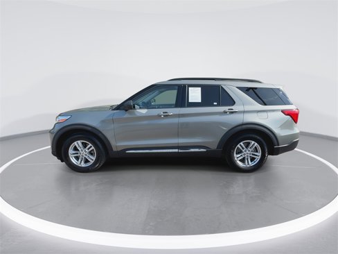 Used 2020 Ford Explorer XLT w/ Equipment Group 202A image 5