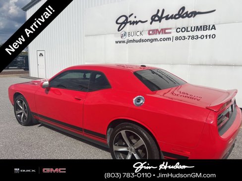 Used 2019 Dodge Challenger SXT image 3