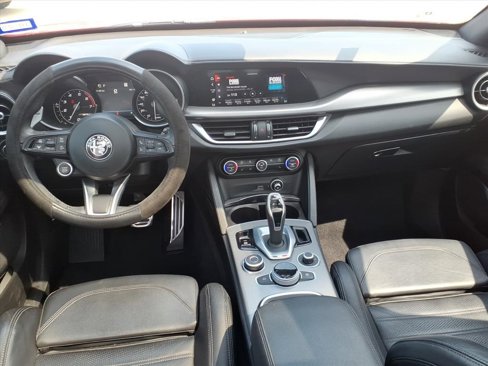 Used 2022 Alfa Romeo Stelvio Veloce image 4