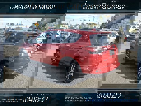 Used 2017 Toyota RAV4 LE image 3