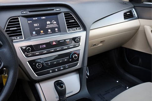 Used 2017 Hyundai Sonata Sport image 18