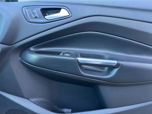 Used 2019 Ford Escape SEL image 15