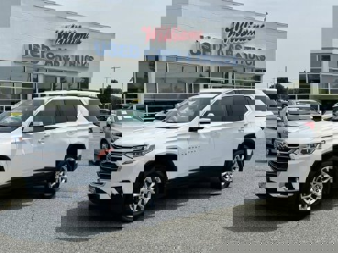 Used 2020 Chevrolet Traverse LT w/ Driver Confidence II Package image 1
