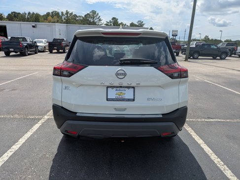 Used 2023 Nissan Rogue SV image 4