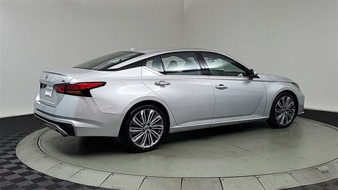 Used 2023 Nissan Altima 2.5 SL image 7