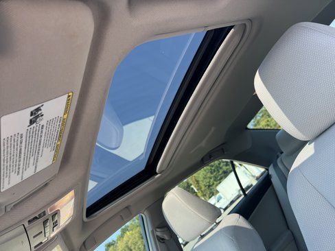 Used 2013 Toyota Camry LE image 27