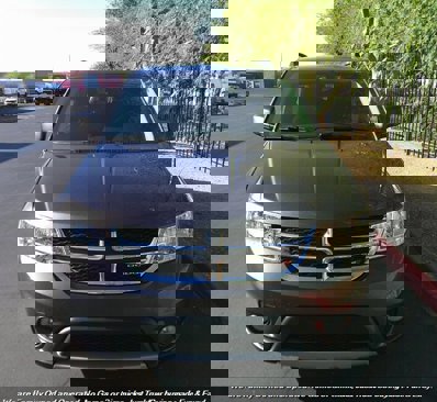 Used 2019 Dodge Journey SE image 2