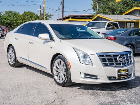 Used 2014 Cadillac XTS Luxury w/ Driver Awareness Package image 3