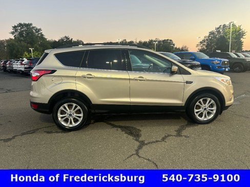 Used 2018 Ford Escape SE w/ SE Sync 3 Package image 6