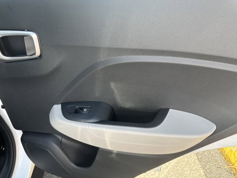 New 2025 Hyundai Venue SEL image 16