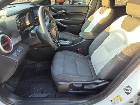 Used 2024 Chevrolet Trax RS image 18