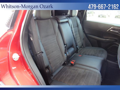 Used 2023 Mitsubishi Outlander SE image 24