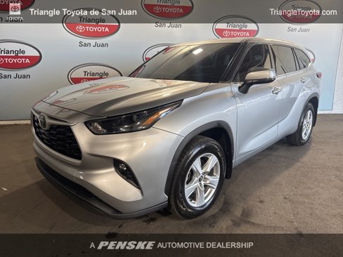 Used 2022 Toyota Highlander LE image 1