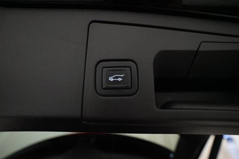 Used 2022 Cadillac XT4 Premium Luxury w/ Enhanced Visibility Package image 15