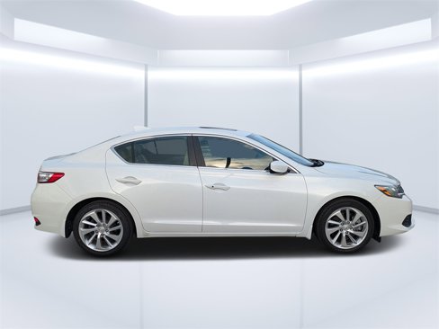 Used 2018 Acura ILX image 2