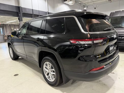 New 2025 Jeep Grand Cherokee L Laredo image 11