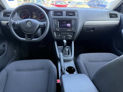 Used 2016 Volkswagen Jetta SE image 13