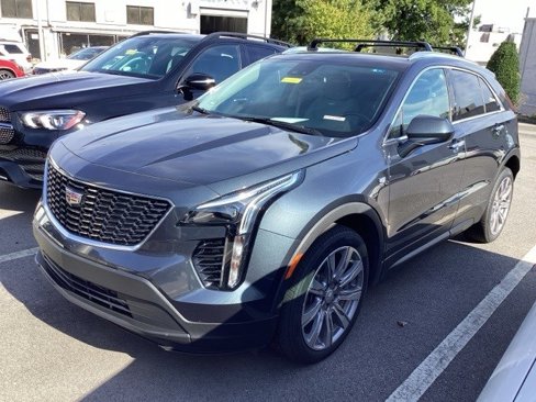 Used 2021 Cadillac XT4 Luxury w/ Cold Weather Package image 1