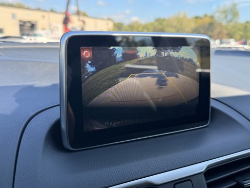 Used 2016 MAZDA MAZDA3 i Touring w/ Popular Equipment Package image 4