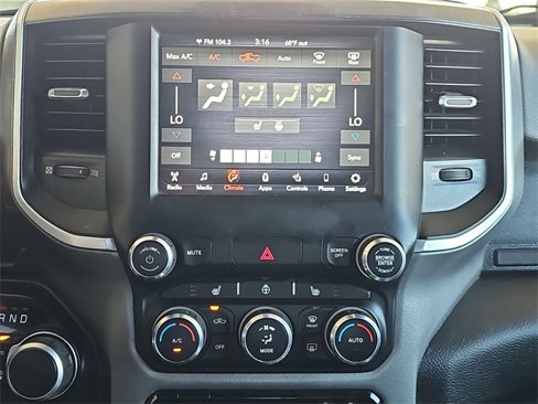 Used 2021 RAM 1500 4x4 Crew Cab image 22