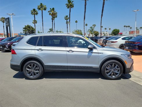 Used 2022 Volkswagen Tiguan SE image 7