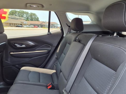 Used 2022 GMC Terrain SLE image 14
