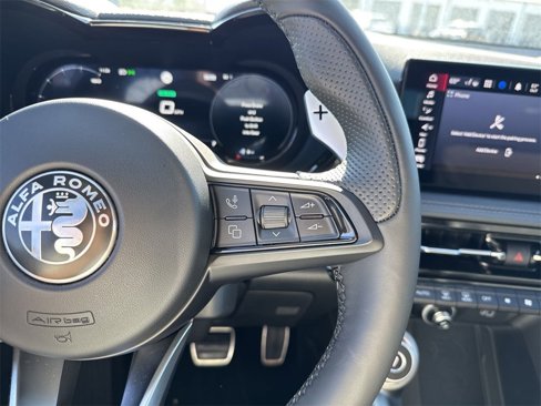 New 2024 Alfa Romeo Tonale Veloce image 25