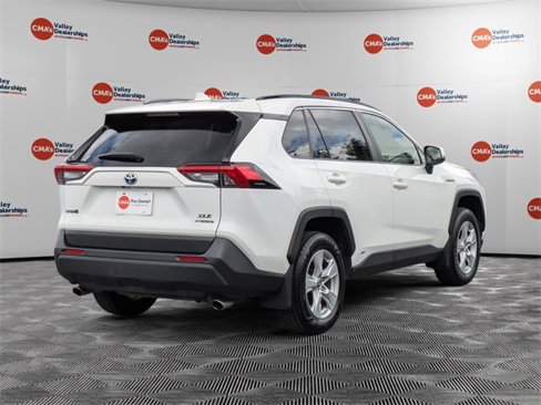 Used 2019 Toyota RAV4 XLE image 5