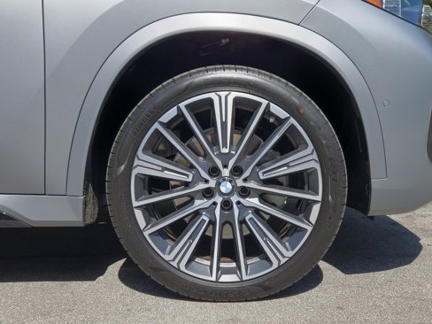 Used 2023 BMW X1 xDrive28i w/ Premium Package image 9