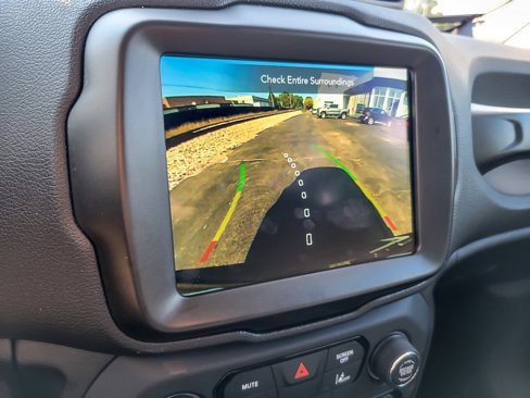 Used 2022 Jeep Renegade Latitude w/ Convenience Group image 12