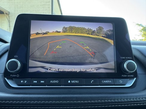 Used 2023 Nissan Rogue S image 28