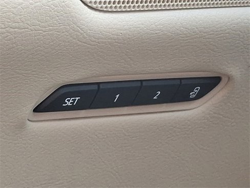 Used 2019 Cadillac XT5 Luxury image 30