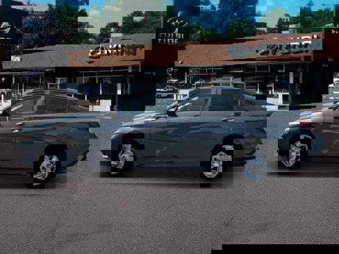 New 2025 Hyundai Elantra SE image 3