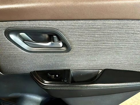Used 2021 Nissan Rogue SV image 15