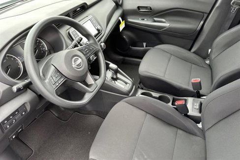 New 2025 Nissan Kicks Play S image 10