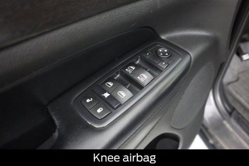 Used 2016 Jeep Grand Cherokee Laredo image 32