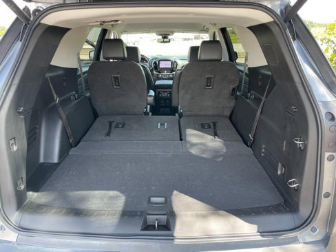 Used 2020 Chevrolet Traverse LT w/ LT Premium Package image 12