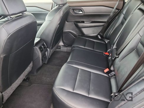 Used 2023 Nissan Rogue SL image 17